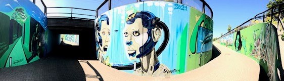  Graffiti-Kunst Bahnunterführung 